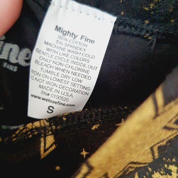 🌿Captain Marvel Black Gold Star Logo Leggings - Picture 6 of 7